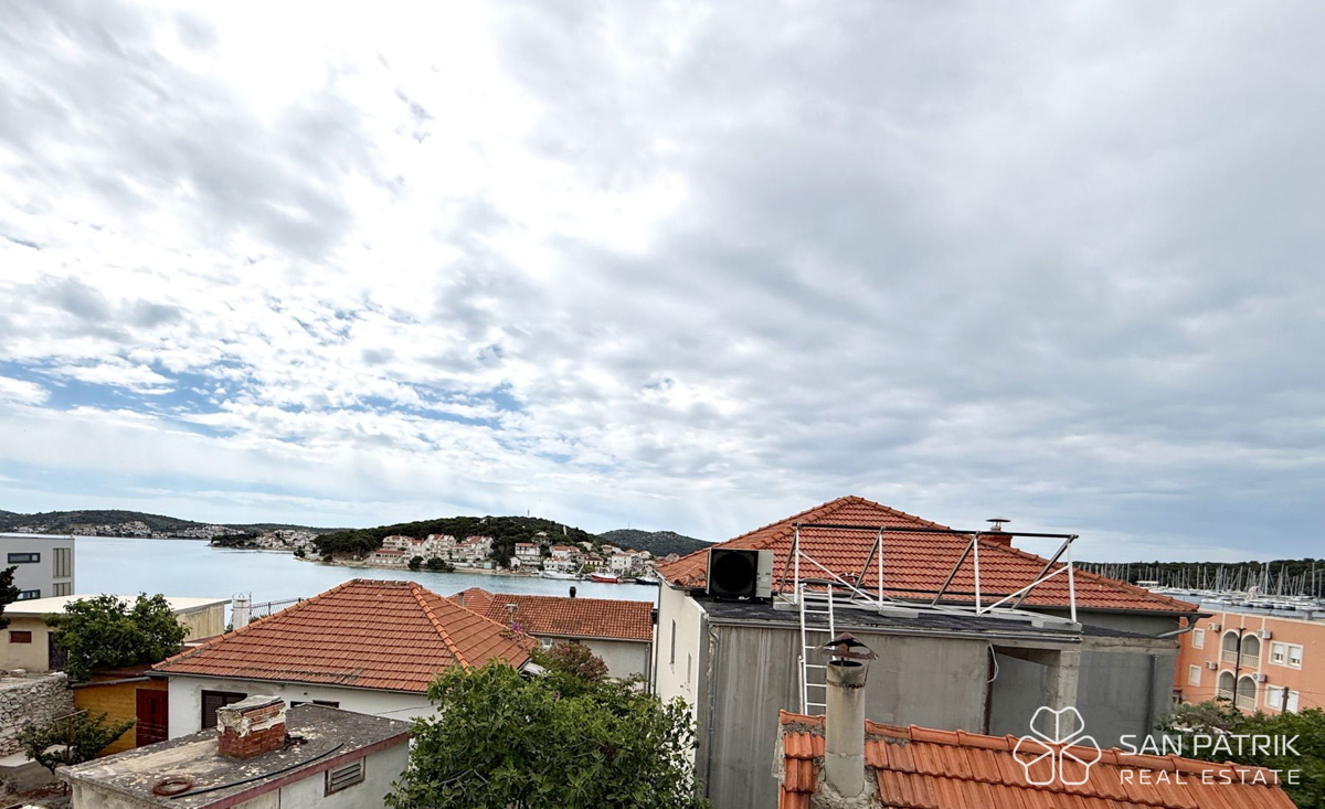 ROGOZNICA – NUOVA COSTRUZIONE IN CENTRO, A 70m DAL MARE – VISTA PANORAMICA