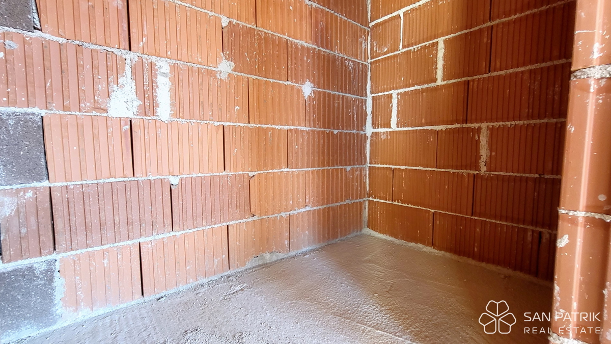 Moderna nuova costruzione vicino al centro di Vrbnik a Krk