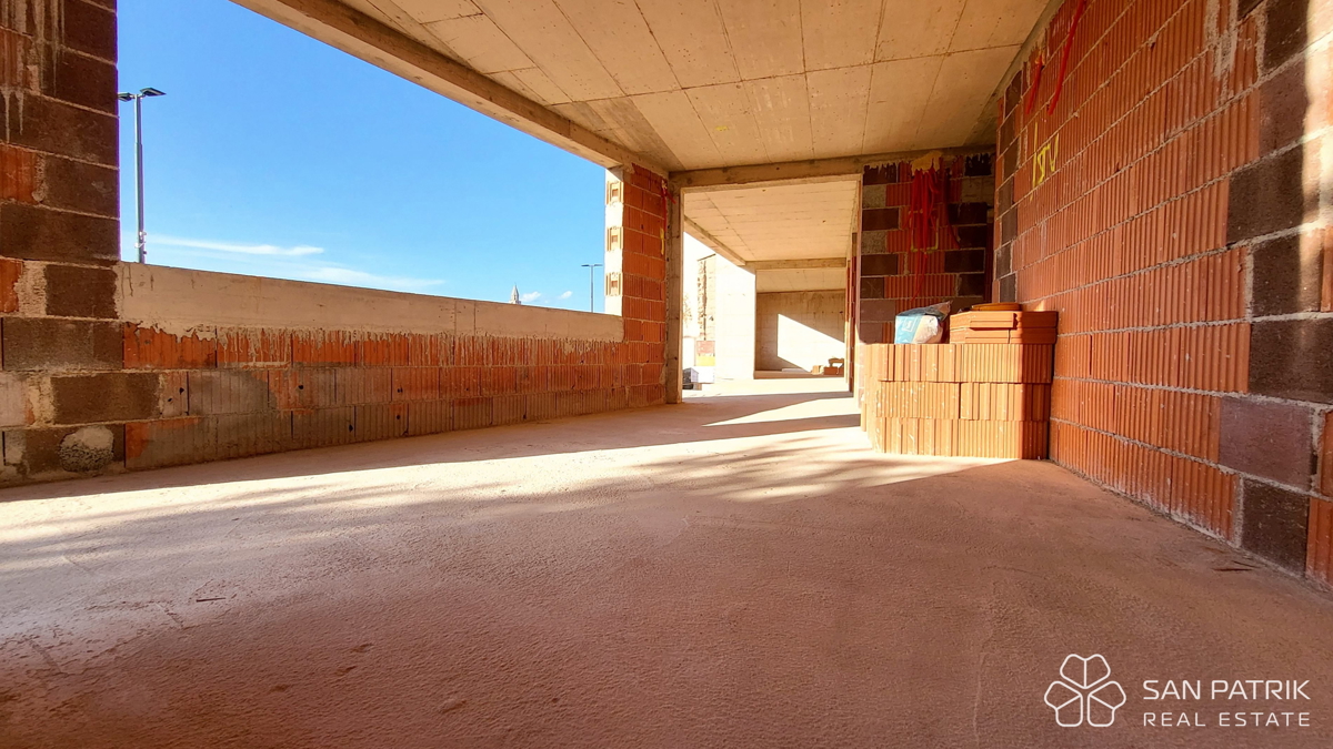 Moderna nuova costruzione vicino al centro di Vrbnik a Krk