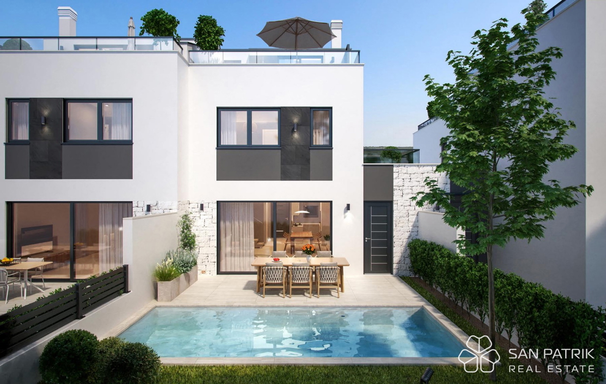 Casa con piscina in posizione richiesta a Poreč, ideale per affitto turistico