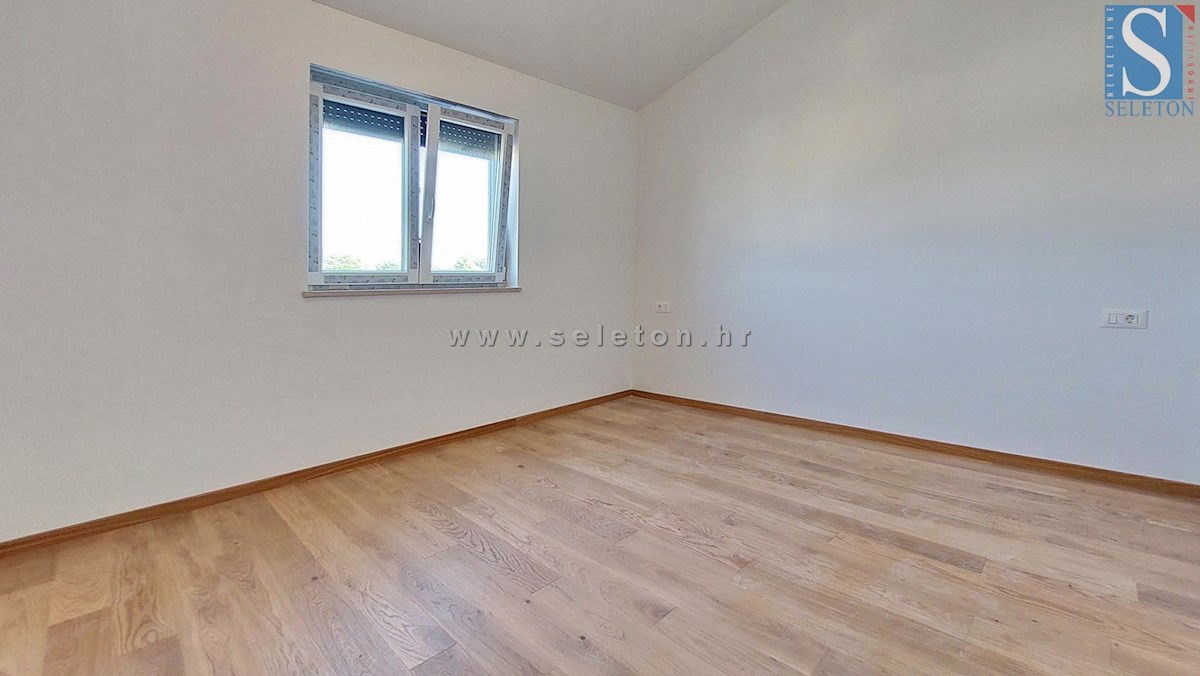 Poreč-Parenzo - dintorni, nuovo appartamento di 68 m2, 3 camere da letto, 2 posti auto