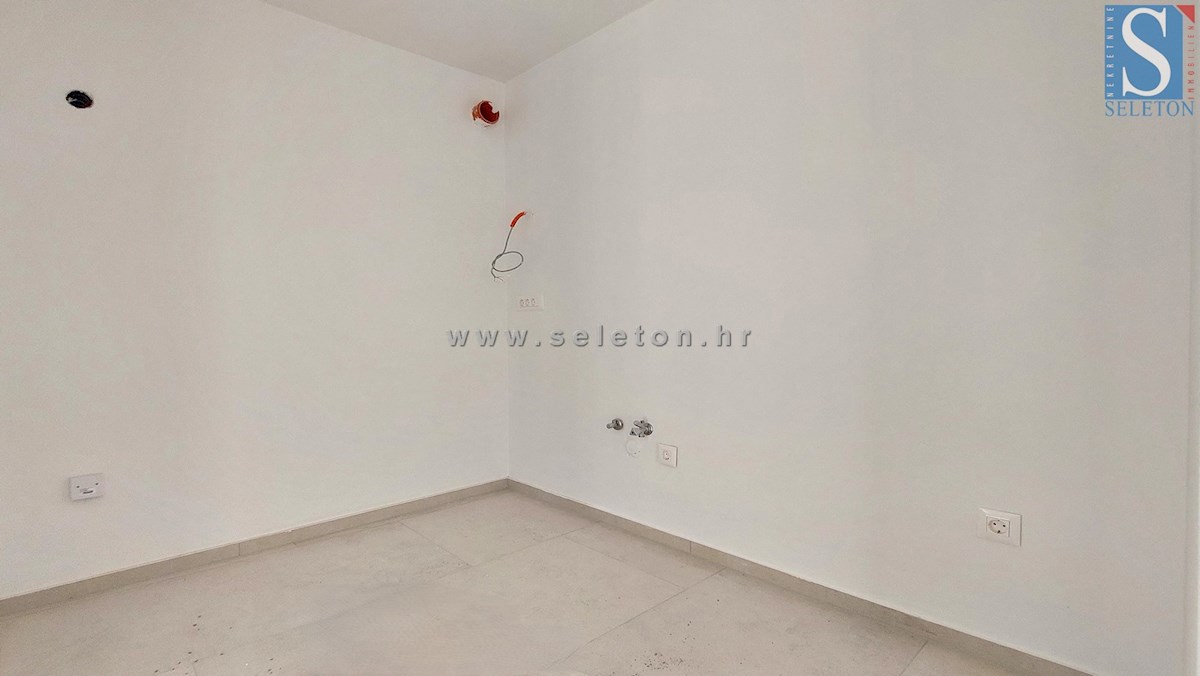 Poreč-Parenzo - dintorni, nuovo appartamento di 68 m2, 3 camere da letto, 2 posti auto