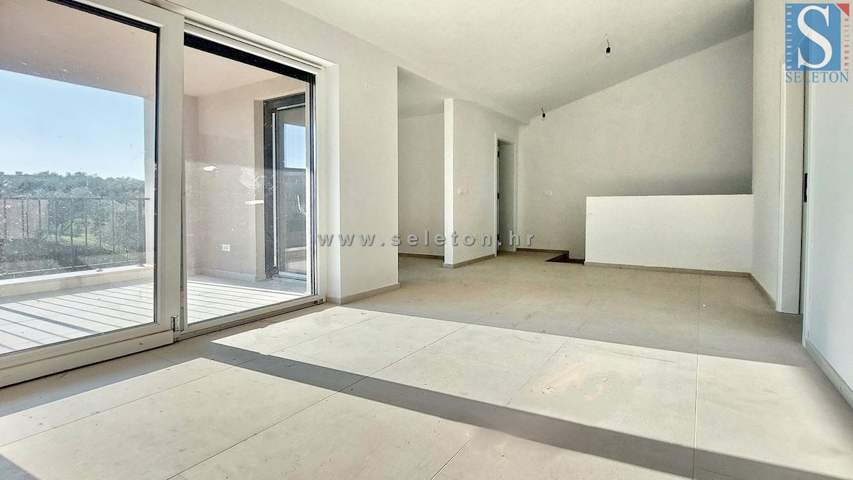 Poreč-Parenzo - dintorni, nuovo appartamento di 68 m2, 3 camere da letto, 2 posti auto