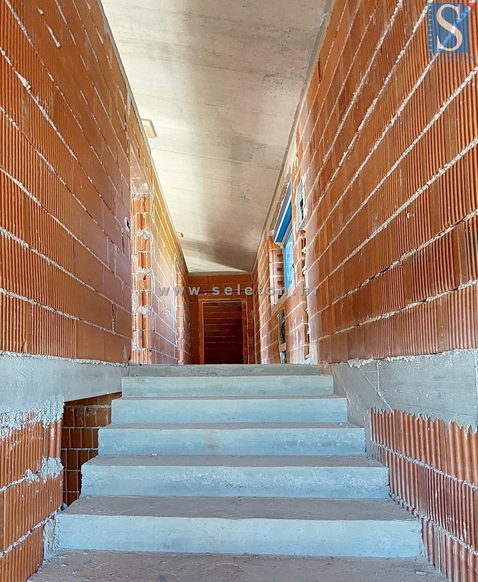 Casa indipendente di 169 m2 con piscina in costruzione