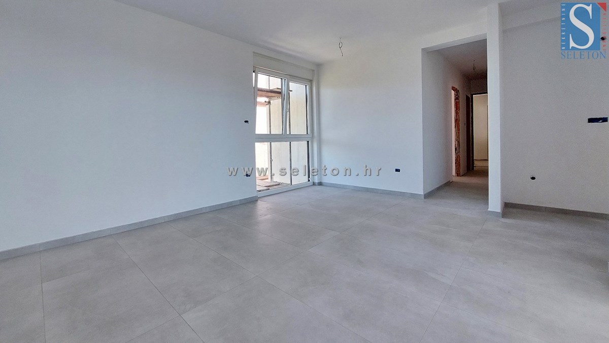 Nuovo appartamento di 67 m2 con vista mare, ASCENSORE, 2 posti auto