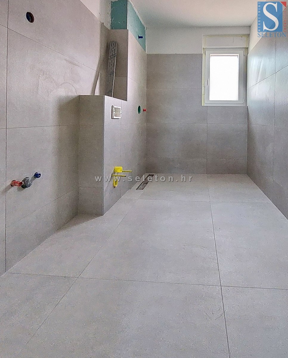 Nuovo appartamento di 67 m2 con vista mare, ASCENSORE, 2 posti auto