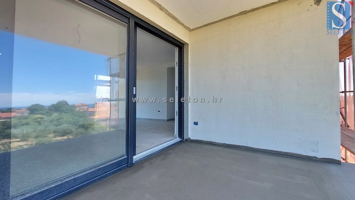 Nuovo appartamento di 67 m2 con vista mare, ASCENSORE, 2 posti auto