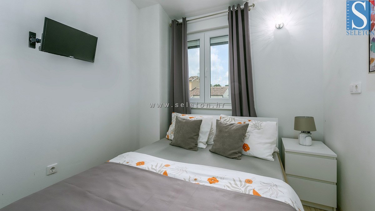 Poreč-Parenzo, casa indipendente di 134 m2 con piscina