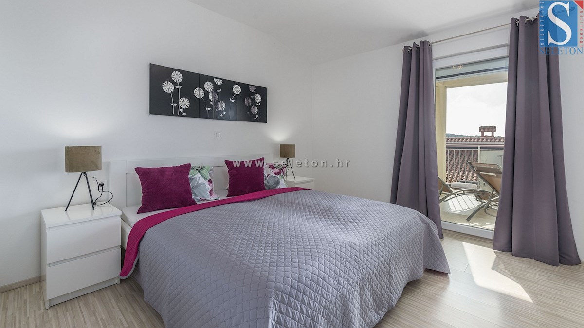 Poreč-Parenzo, casa indipendente di 134 m2 con piscina