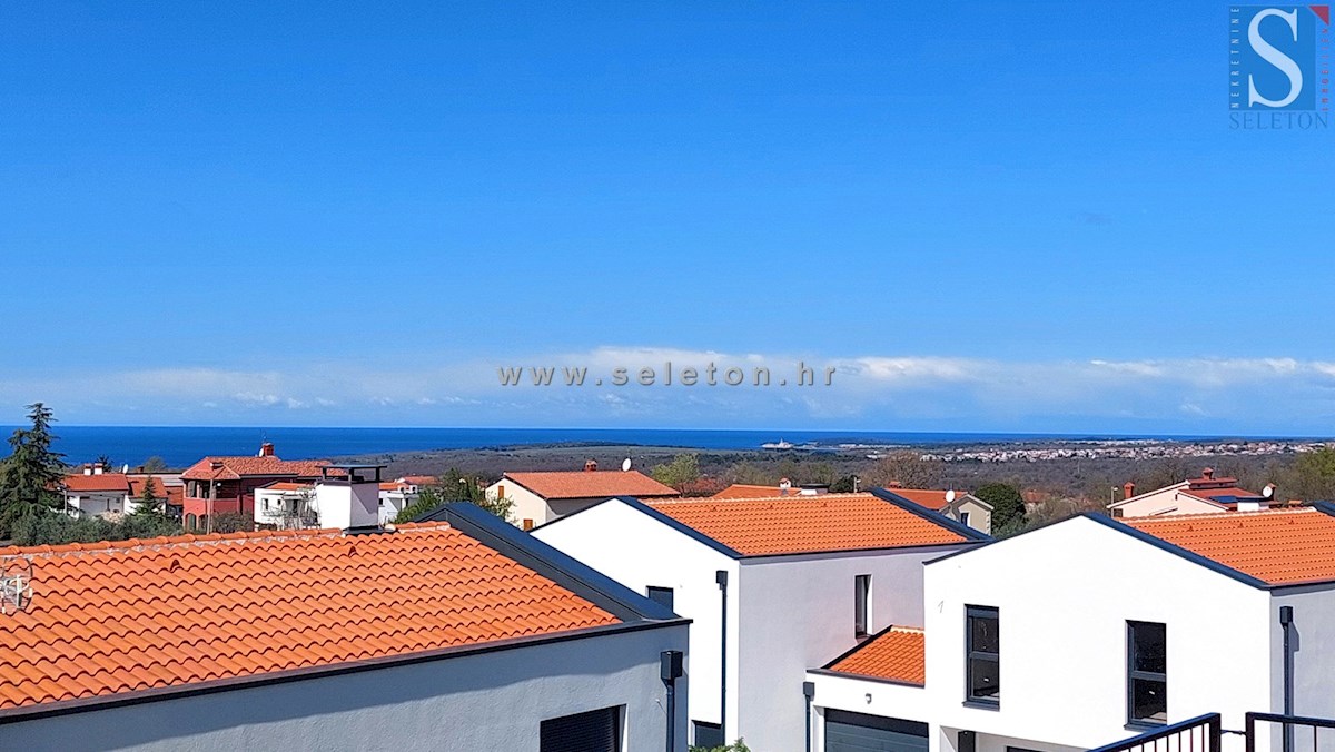 Nuovo appartamento di 84 m2 + terrazza sul tetto di 56 m2 con vista mare