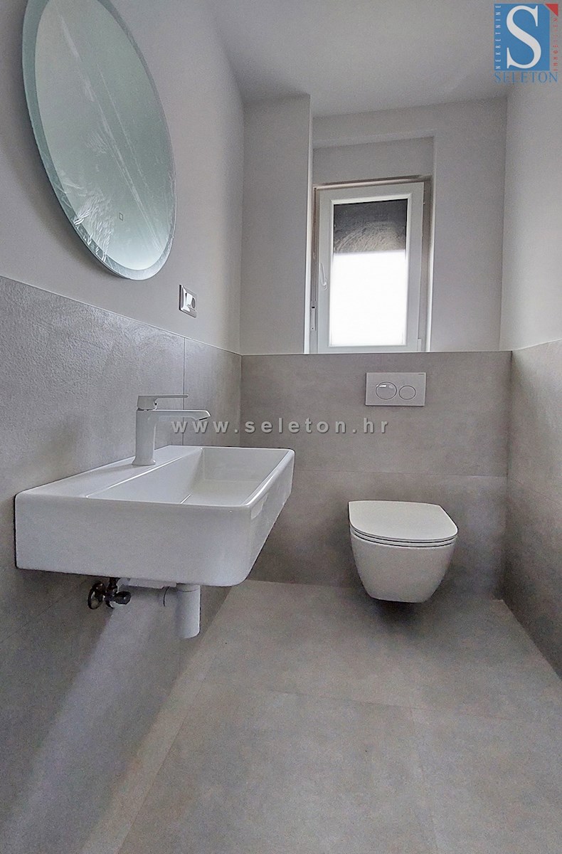 Nuovo appartamento di 67 m2 con vista mare, ASCENSORE, 2 posti auto