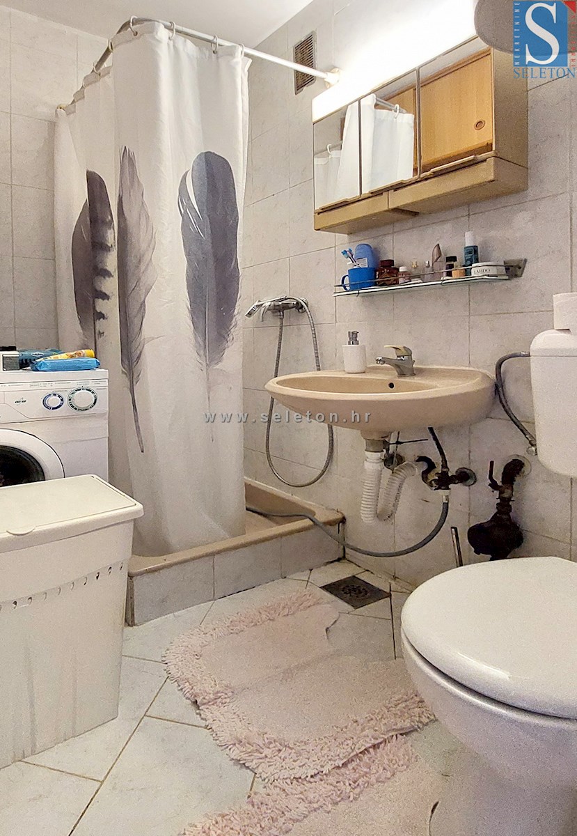 Appartamento di 38 m2 vicino al mare nella zona di Poreč-Parenzo