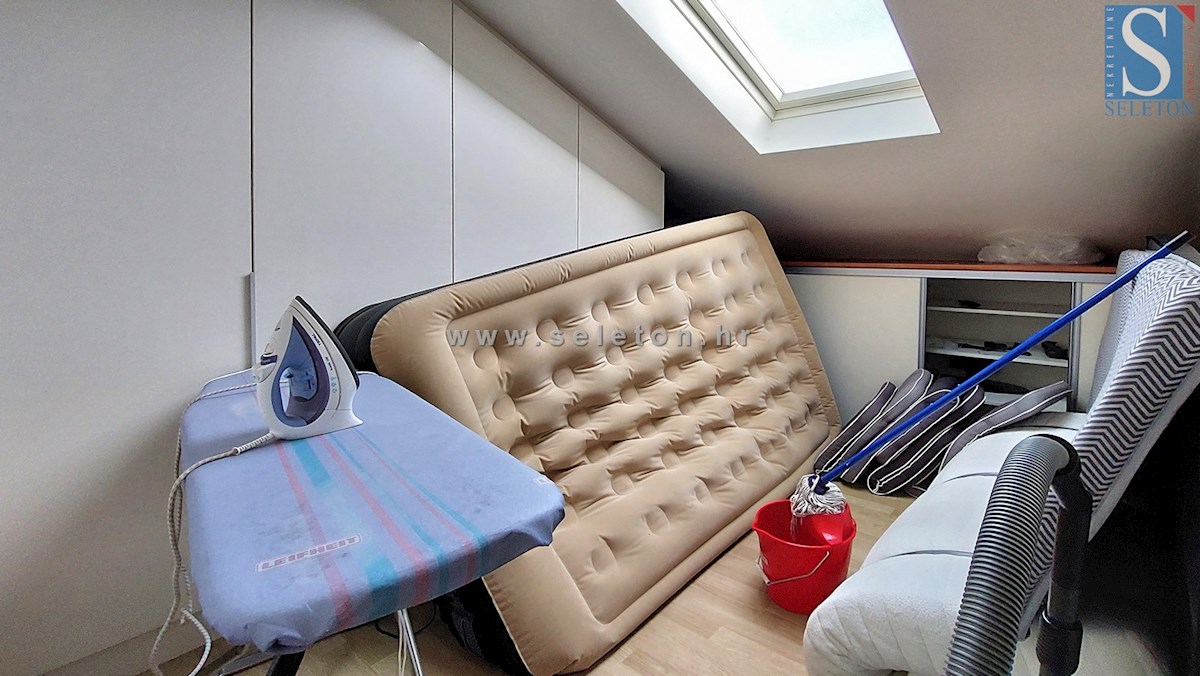 Poreč-Parenzo, appartamento di 127 m2 in vendita con vista mare, a 500 m dal mare