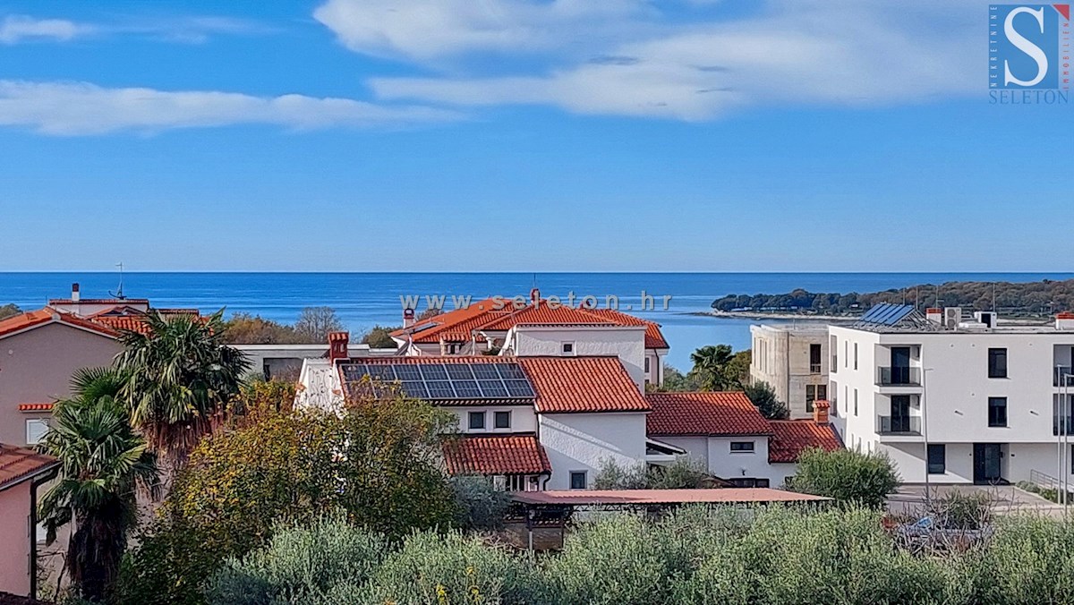 Poreč-Parenzo, appartamento di 127 m2 in vendita con vista mare, a 500 m dal mare