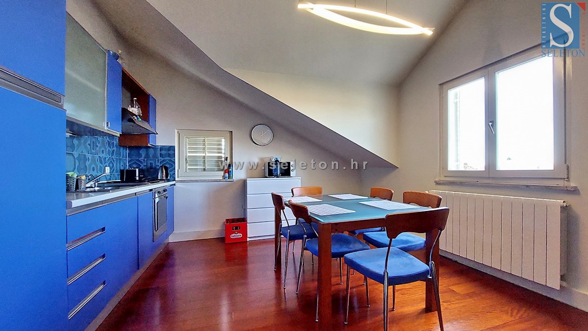 Poreč-Parenzo, appartamento di 127 m2 in vendita con vista mare, a 500 m dal mare