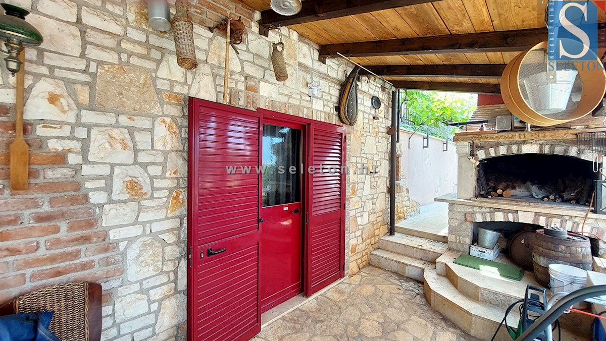 Casa con piscina e vista mare vicino a Parenzo