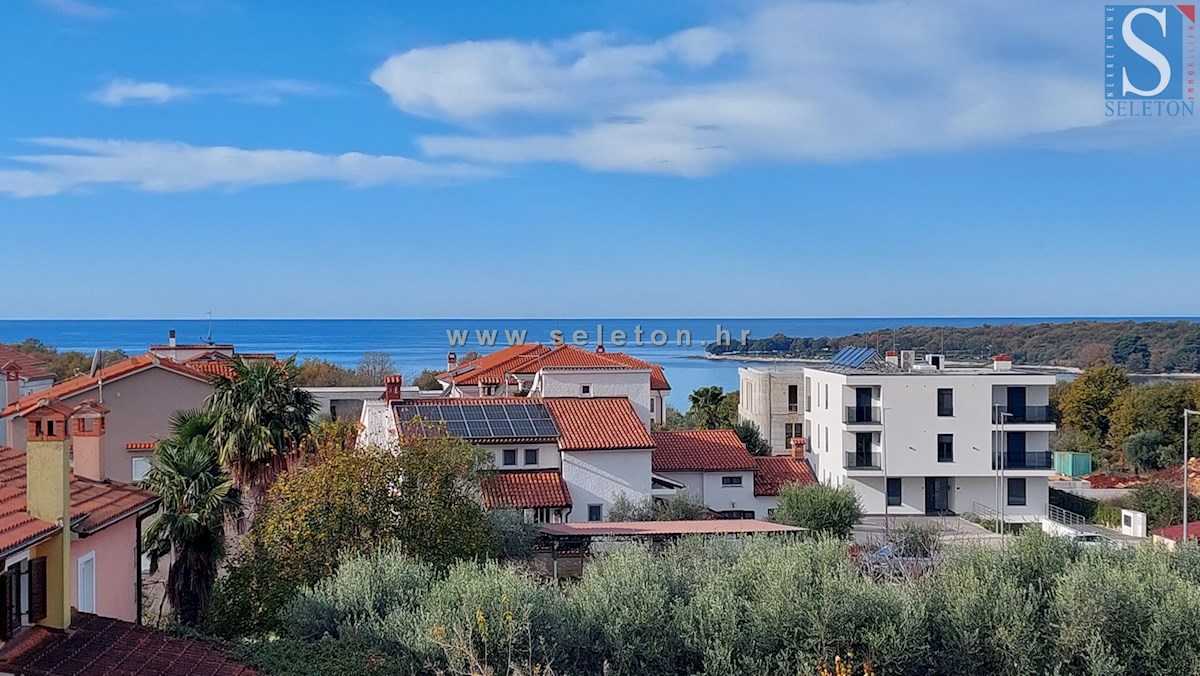 Poreč-Parenzo, appartamento di 127 m2 in vendita con vista mare, a 500 m dal mare