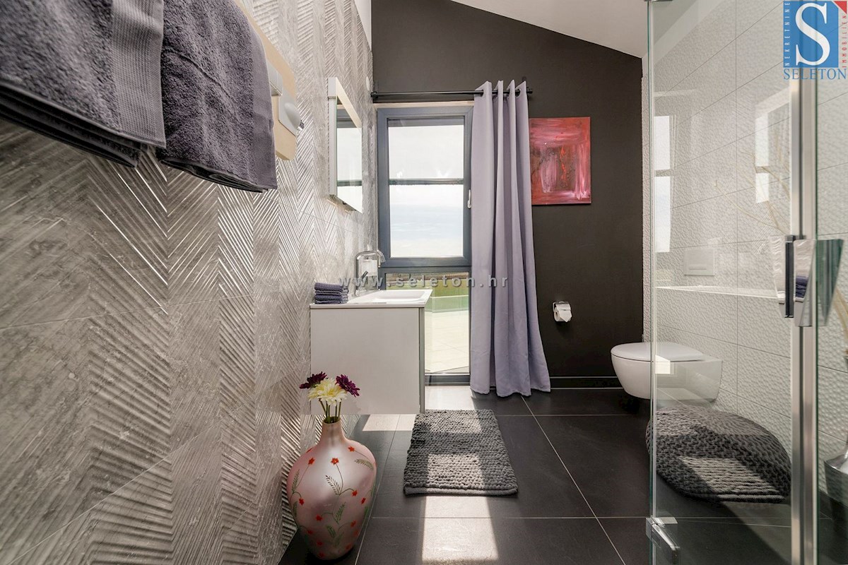 Istria, Poreč-dintorni, villa moderna di 437 m2 con piscina