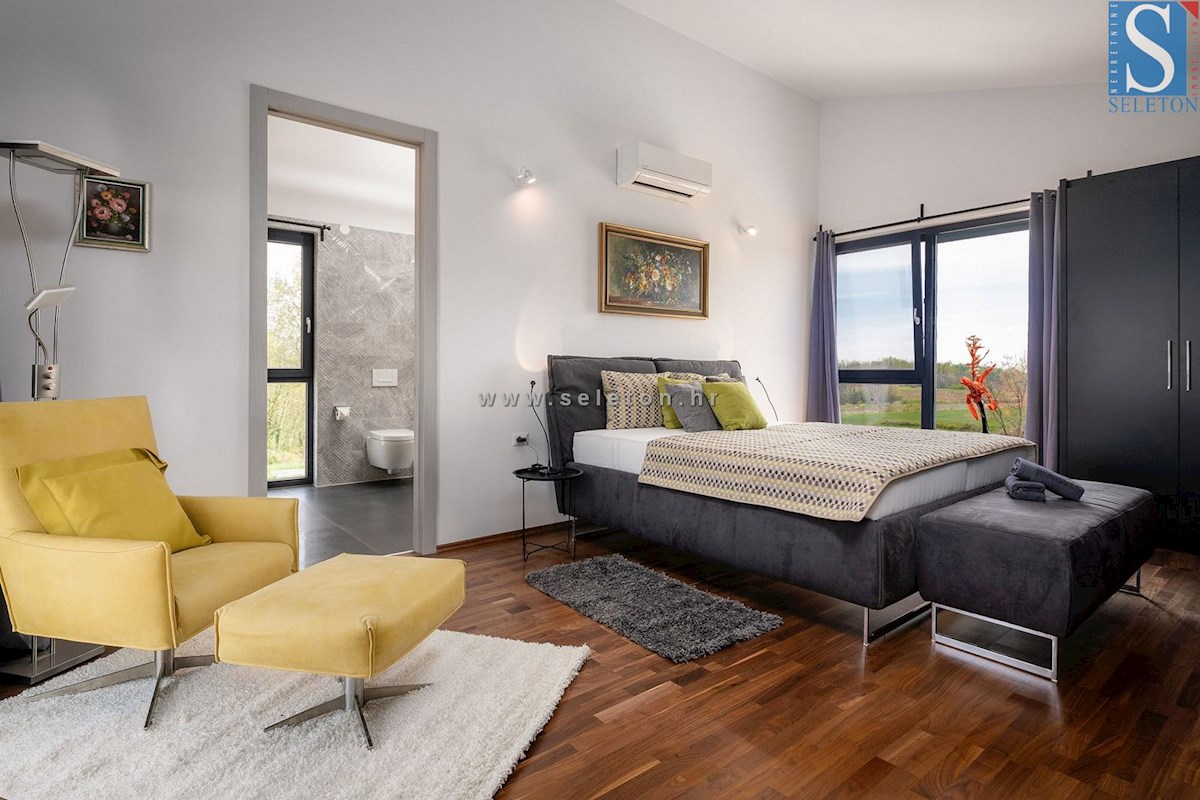 Istria, Poreč-dintorni, villa moderna di 437 m2 con piscina