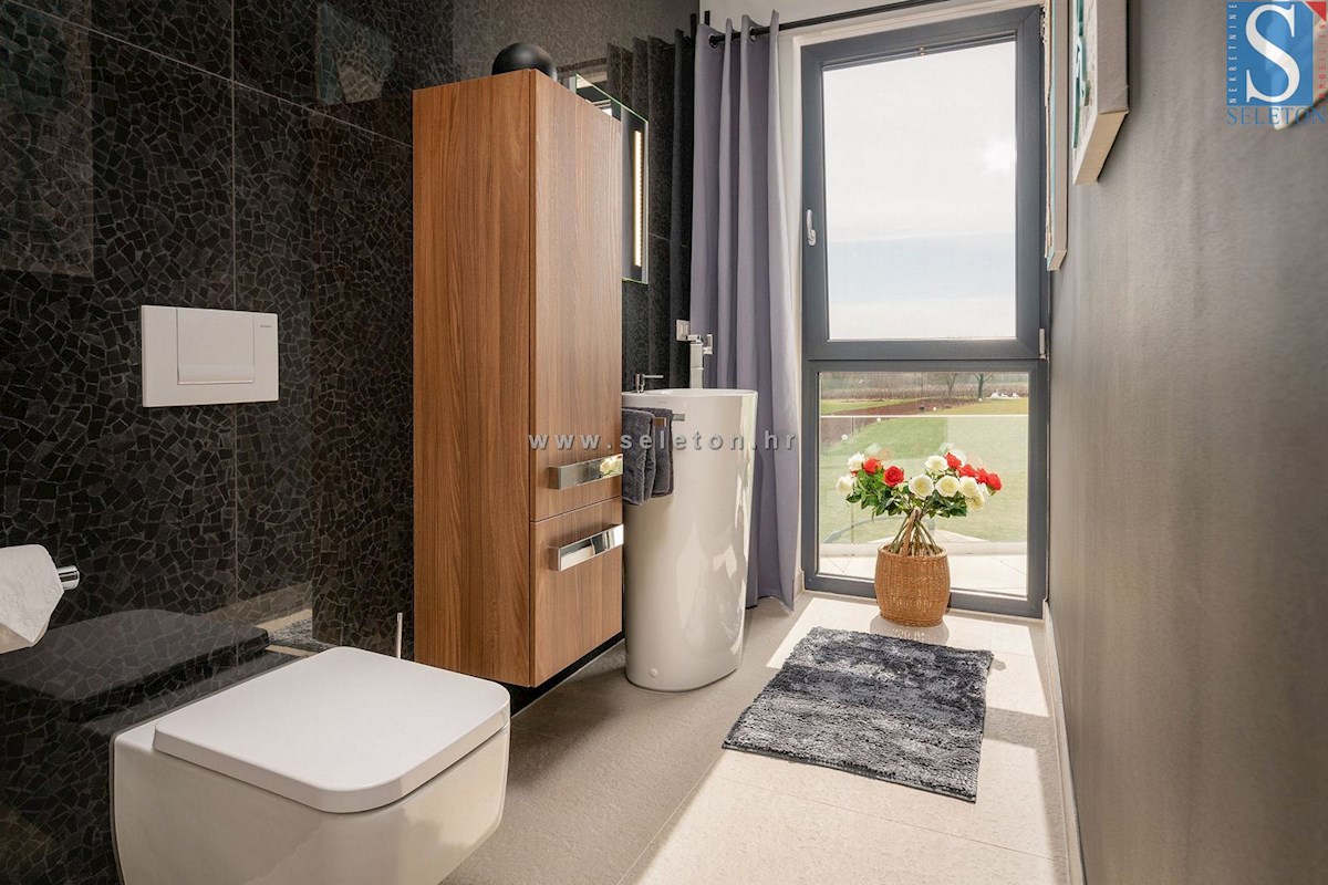 Istria, Poreč-dintorni, villa moderna di 437 m2 con piscina