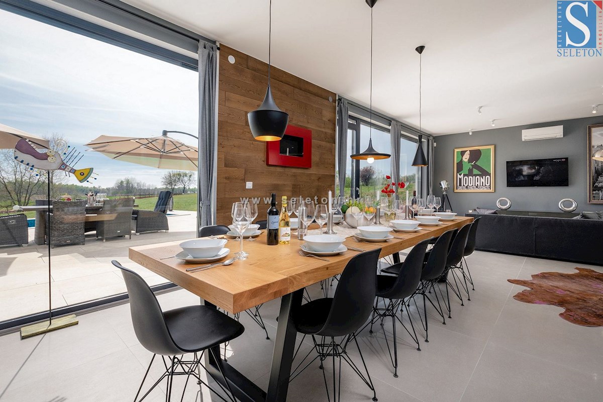 Istria, Poreč-dintorni, villa moderna di 437 m2 con piscina