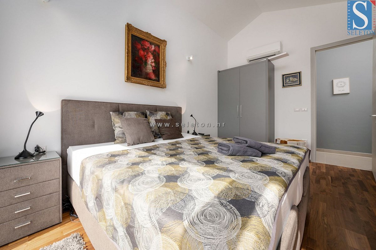 Istria, Poreč-dintorni, villa moderna di 437 m2 con piscina