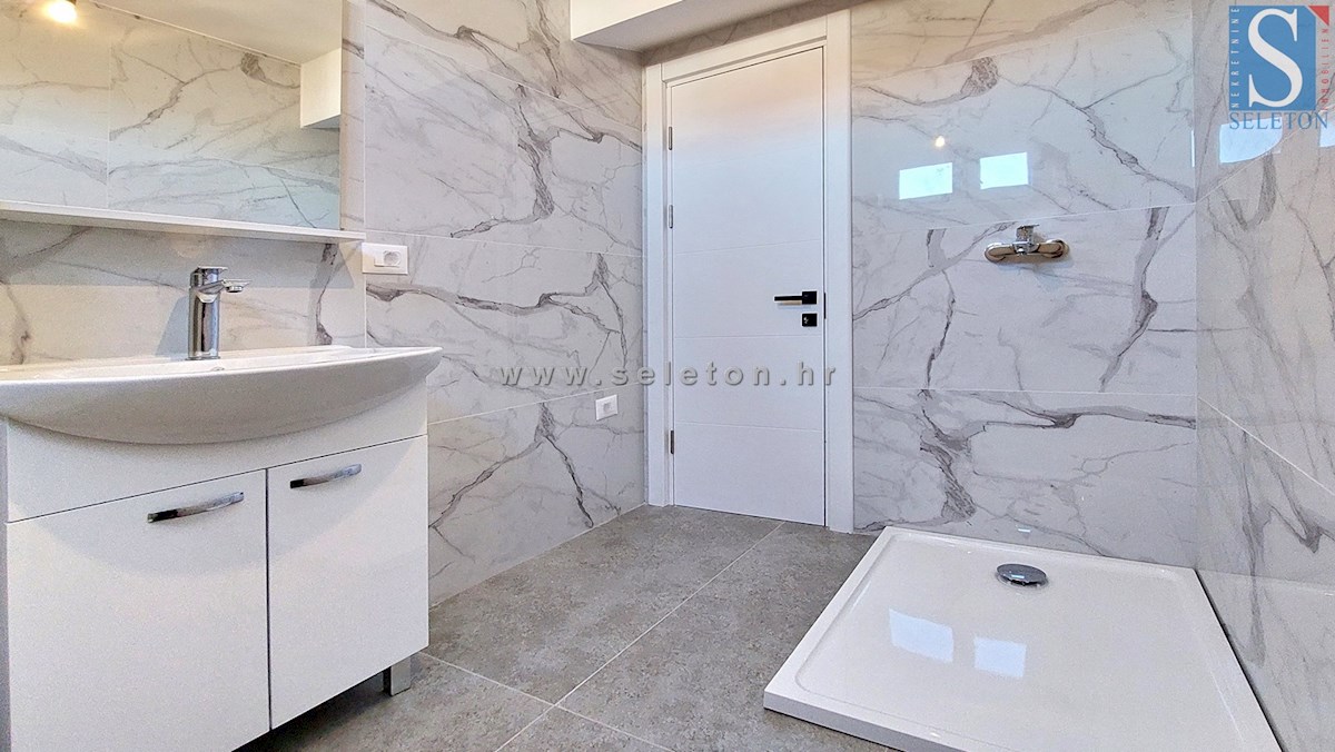 Istria, Poreč - dintorni, nuovo appartamento di 110 m2