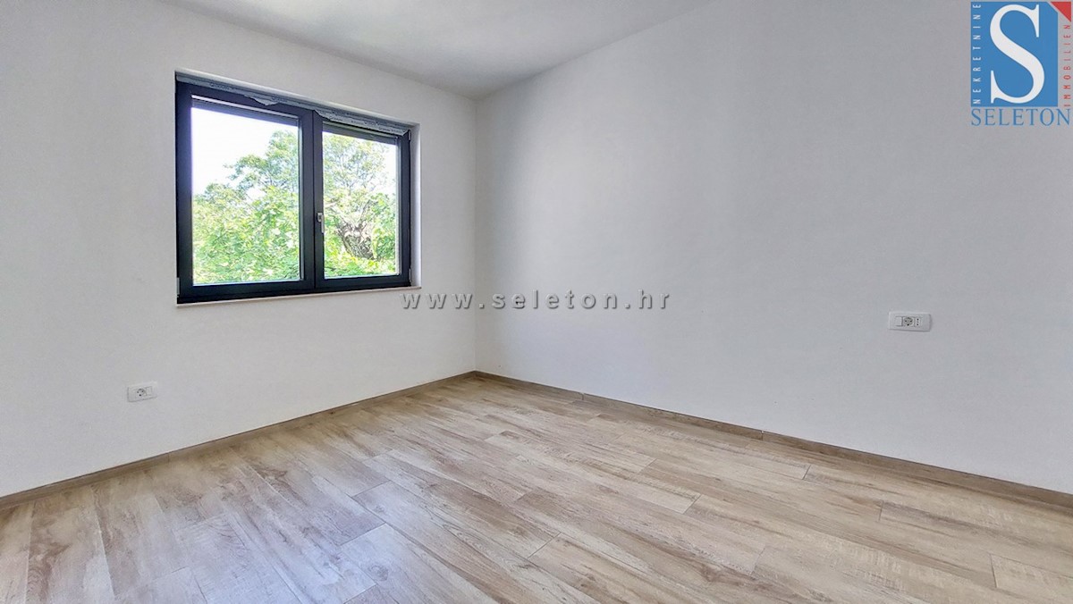 Nuovo appartamento di 84 m2 + terrazza sul tetto di 56 m2 con vista mare