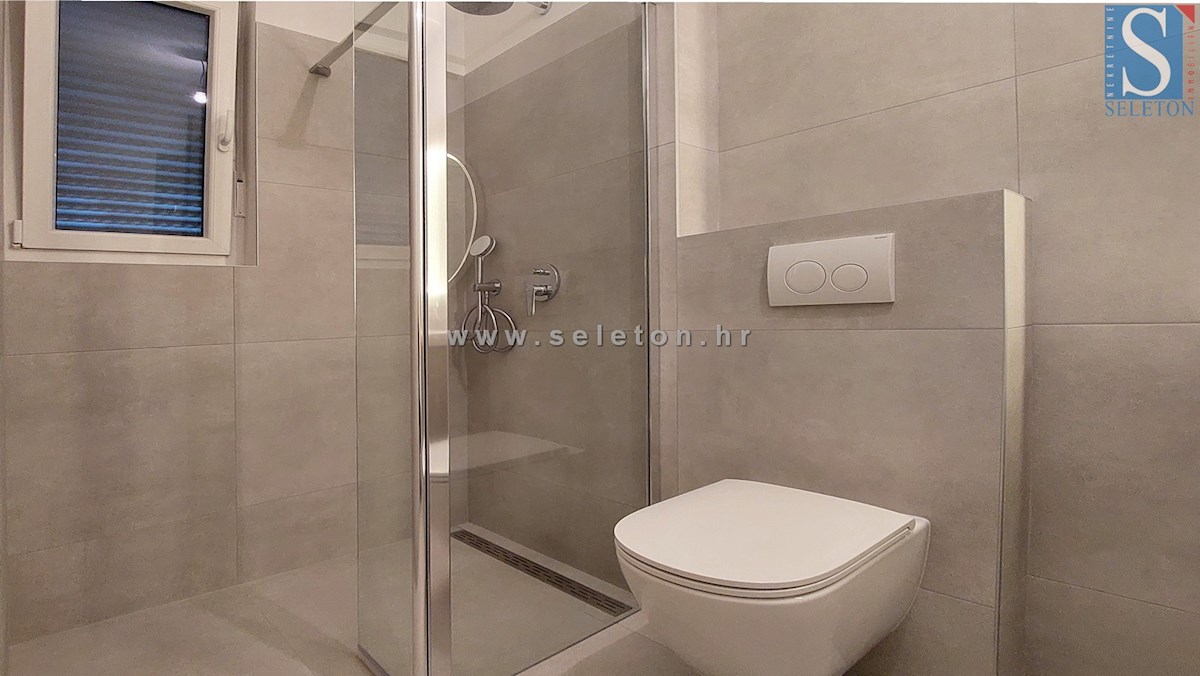 Nuovo appartamento di 67 m2 con vista mare, ASCENSORE, 2 posti auto