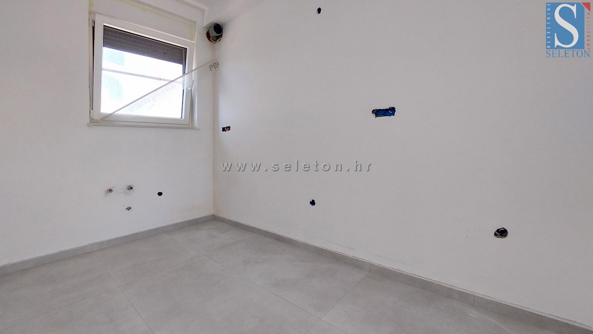 Nuovo appartamento di 67 m2 con vista mare, ASCENSORE, 2 posti auto