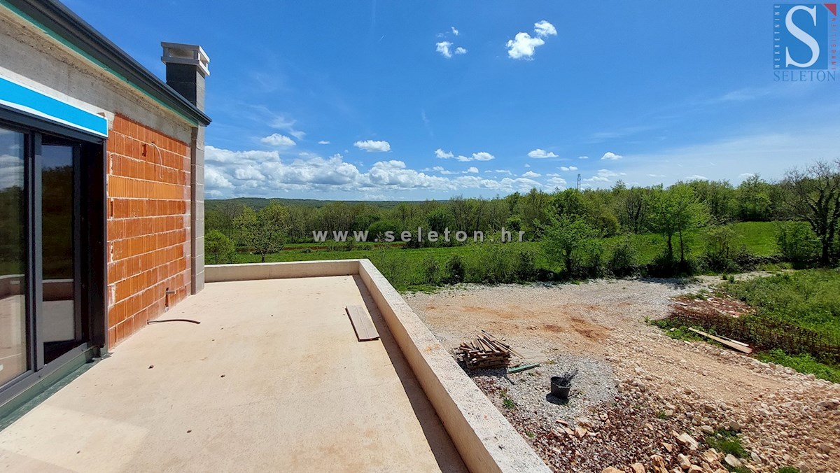 Casa indipendente di 169 m2 con piscina in costruzione