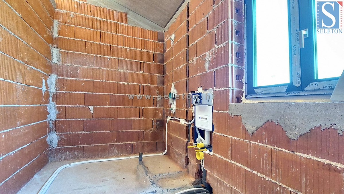 Casa indipendente di 169 m2 con piscina in costruzione