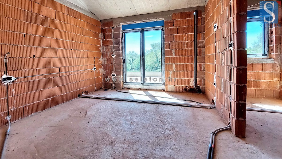 Casa indipendente di 169 m2 con piscina in costruzione