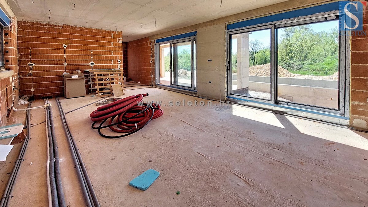 Casa indipendente di 169 m2 con piscina in costruzione