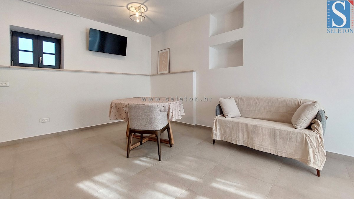 Poreč-Parenzo - dintorni, appartamento completamente ristrutturato di 52 m2