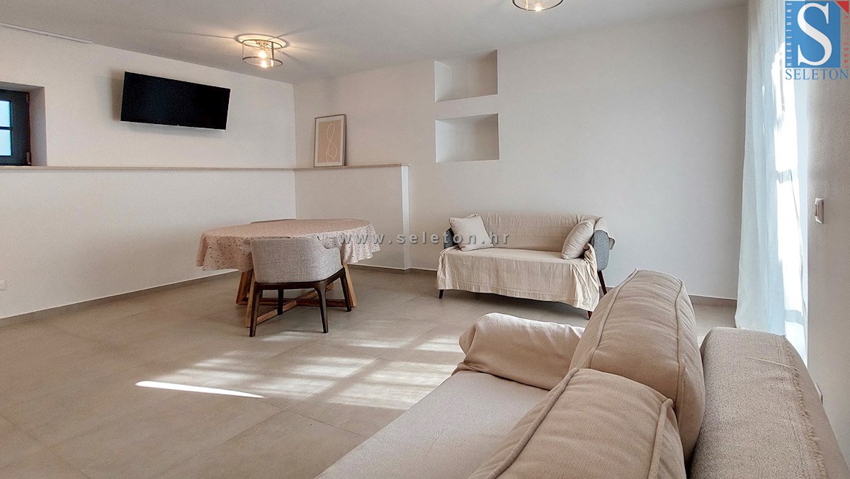 Poreč-Parenzo - dintorni, appartamento completamente ristrutturato di 52 m2