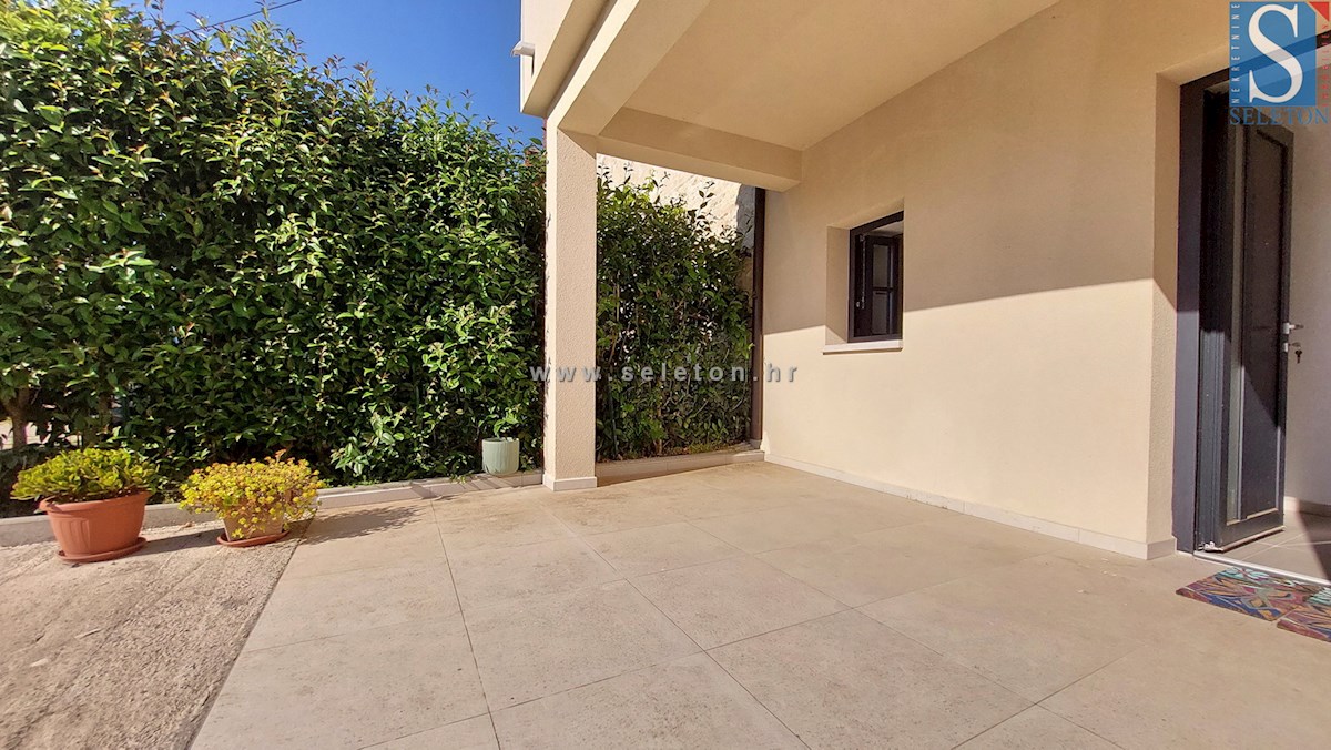 Poreč-Parenzo - dintorni, appartamento completamente ristrutturato di 52 m2