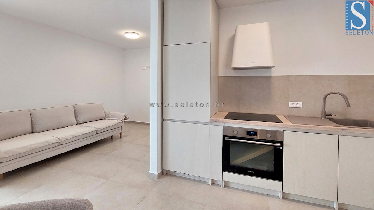 Poreč-Parenzo - dintorni, appartamento completamente ristrutturato di 52 m2