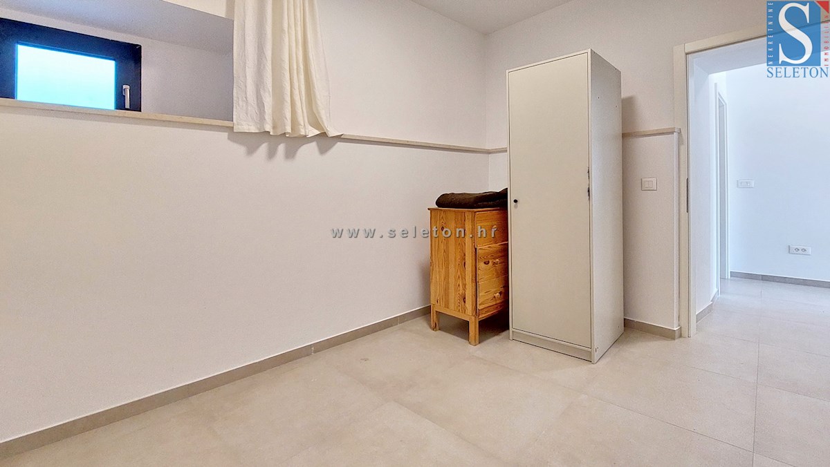 Poreč-Parenzo - dintorni, appartamento completamente ristrutturato di 52 m2