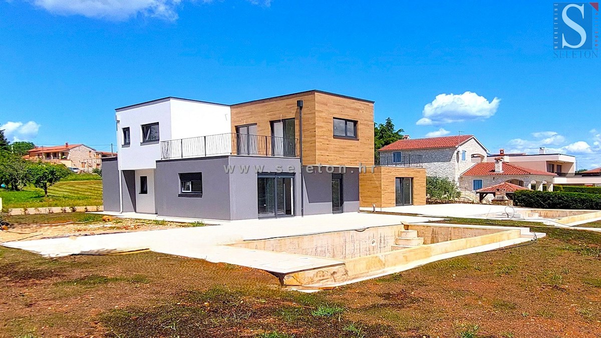 Nuova e moderna casa bifamiliare con piscina nelle vicinanze di Poreč-Parenzo