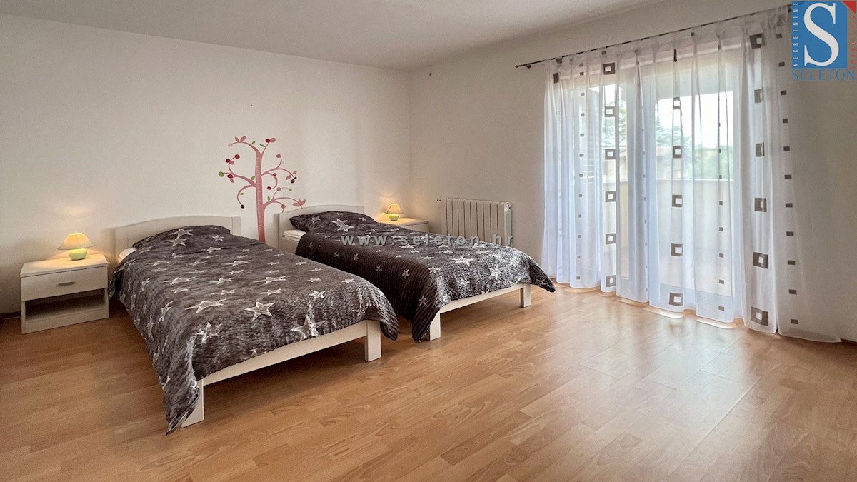 Poreč-Parenzo, casa indipendente di 160 m2 con piscina