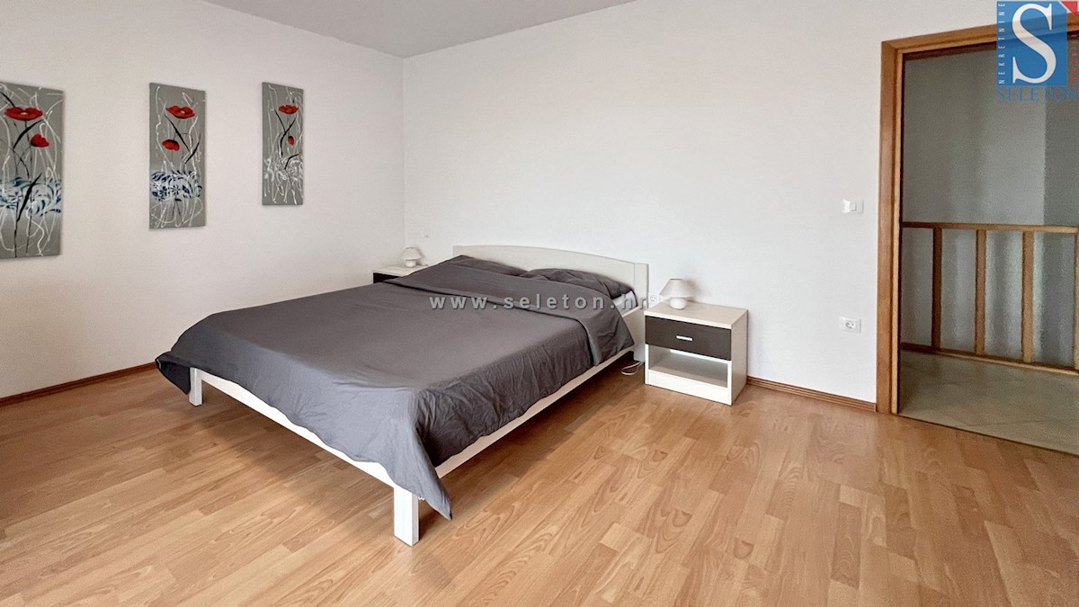 Poreč-Parenzo, casa indipendente di 160 m2 con piscina