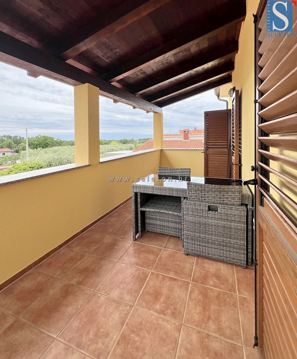 Poreč-Parenzo, casa indipendente di 160 m2 con piscina