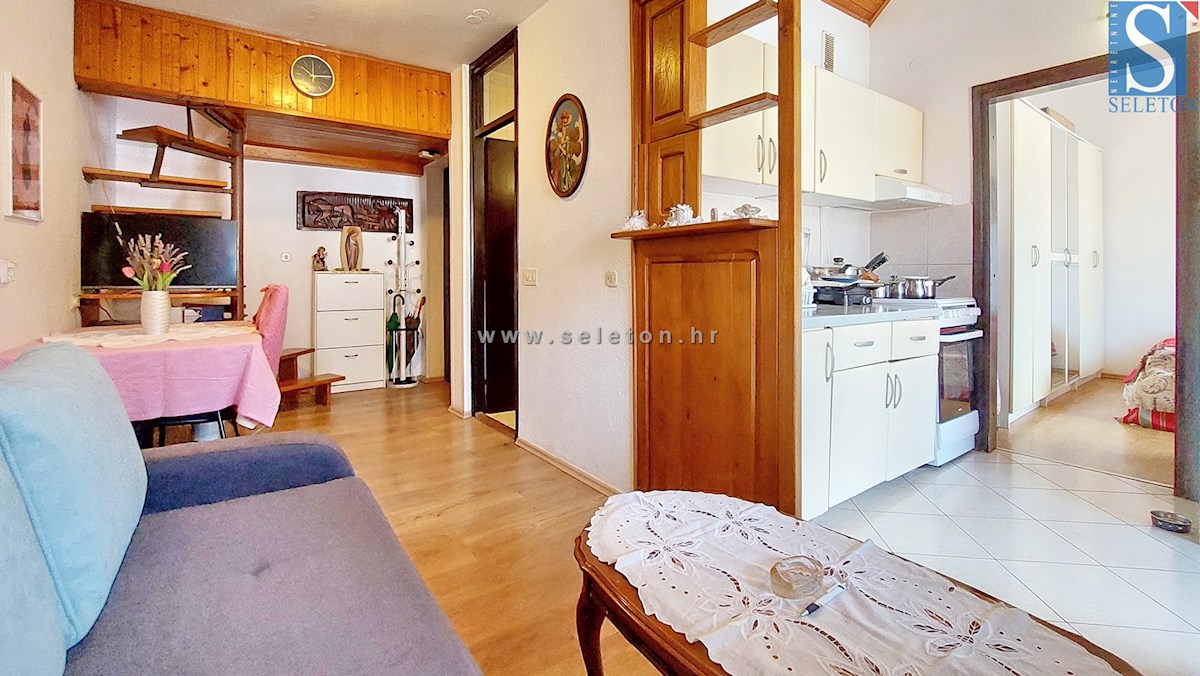 Appartamento di 38 m2 vicino al mare nella zona di Poreč-Parenzo