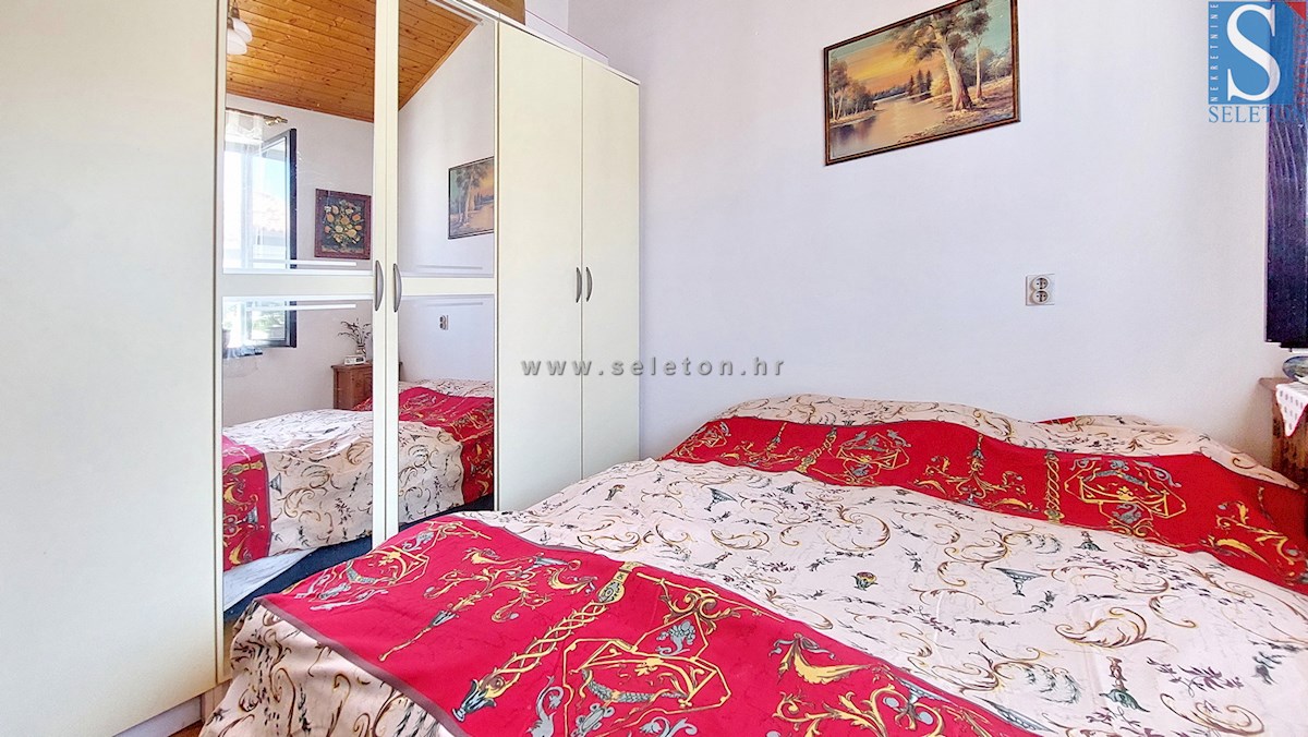 Appartamento di 38 m2 vicino al mare nella zona di Poreč-Parenzo