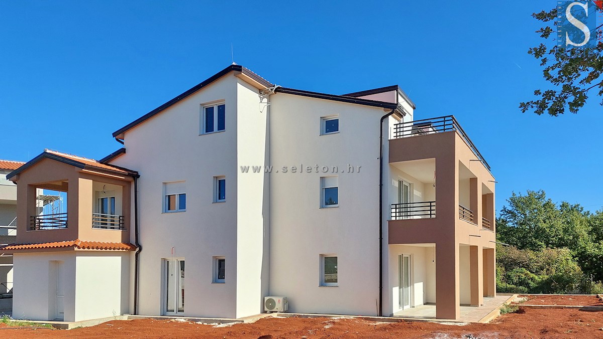 Poreč - dintorni, nuovo appartamento di 66 m2, 2 terrazze