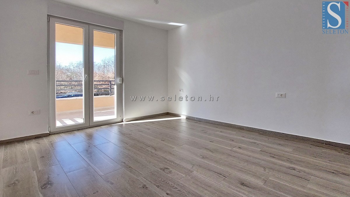 Poreč - dintorni, nuovo appartamento di 66 m2, 2 terrazze