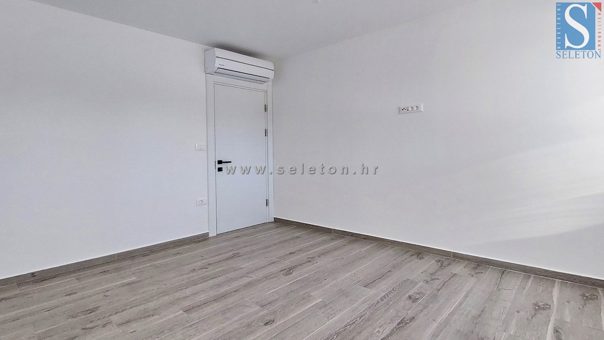 Poreč - dintorni, nuovo appartamento di 66 m2, 2 terrazze