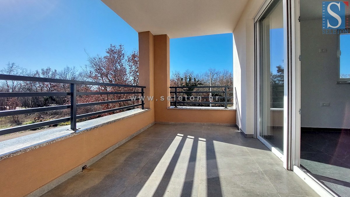 Poreč - dintorni, nuovo appartamento di 66 m2, 2 terrazze