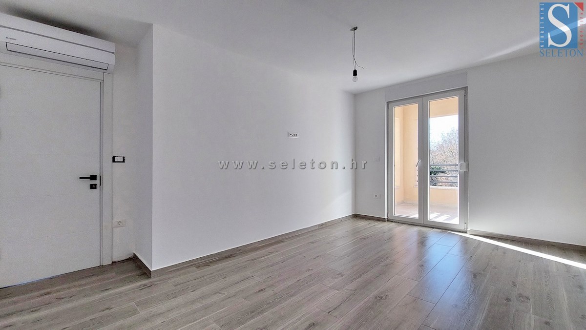 Poreč - dintorni, nuovo appartamento di 66 m2, 2 terrazze